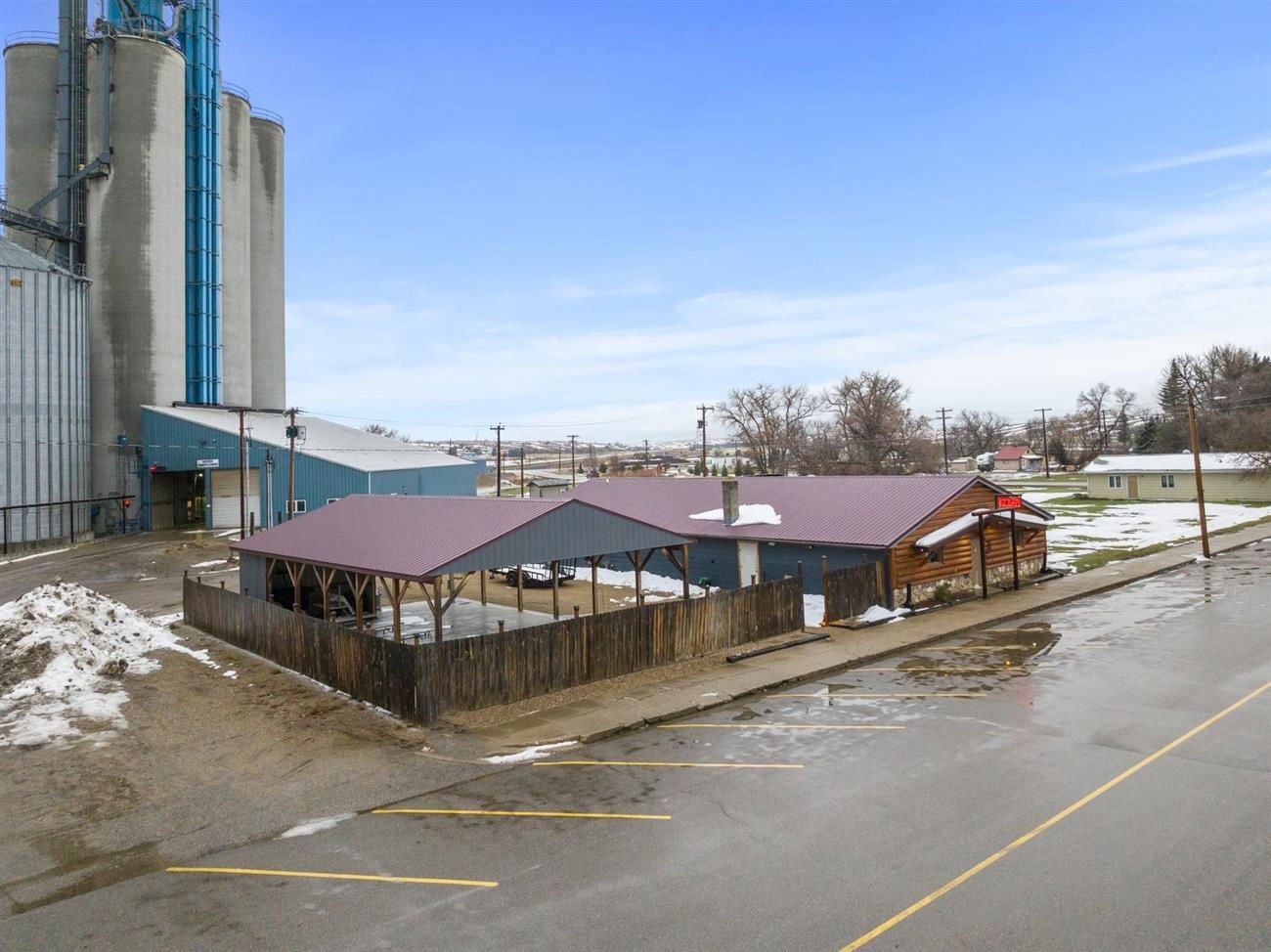 511 Main St, Carpio, 58725