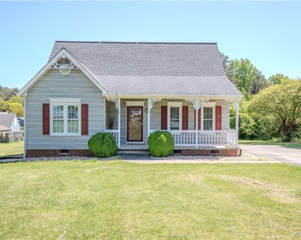 9511 Ladue Road, North Chesterfield