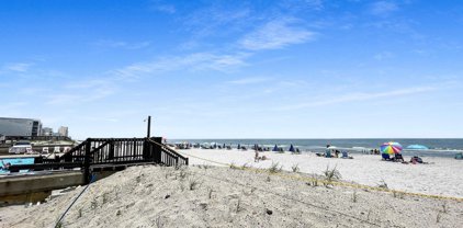 100 N Waccamaw Dr., Garden City Beach