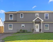 27 Aster Ln, Levittown image
