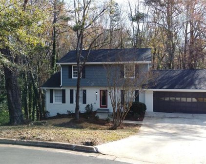 924 Tall Pine Sw Court, Stone Mountain