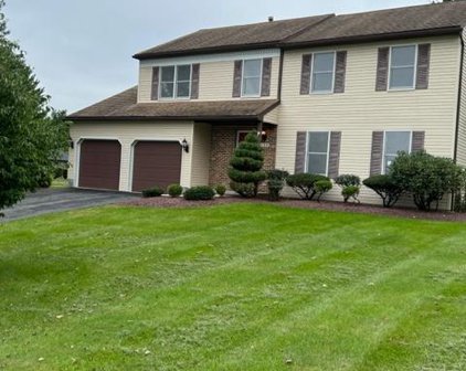 138 Sage Dr, Reading