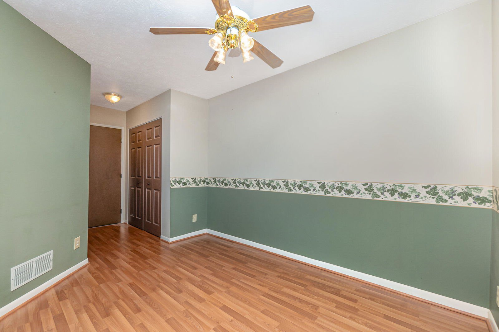 56 Woodland Hills Drive, Southgate, 41071