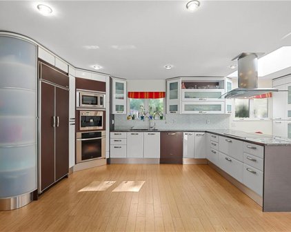 89 Highland Lane, Irvington