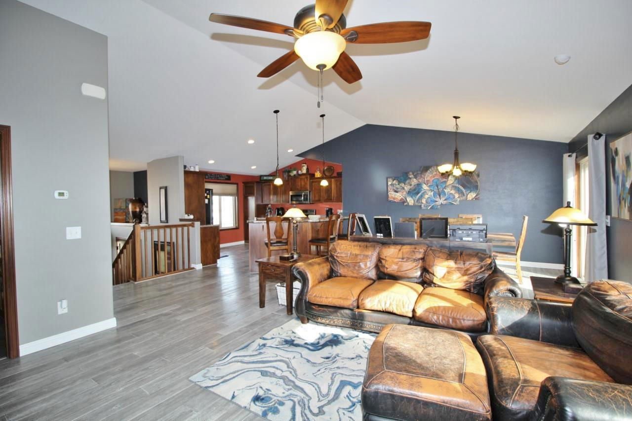 2825 Grey Eagle Pass, Minot, 58703