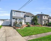 75 East Drive, Copiague image