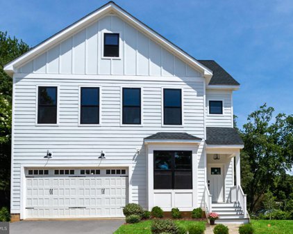6611 Lee Chapel Rd, Burke