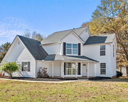 528 Willow Landing  Drive, York