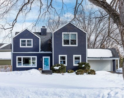 6825 Wooddale Avenue S, Edina