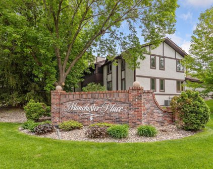 15692 Sussex Drive, Minnetonka