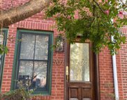 907 S 10th St, Philadelphia image