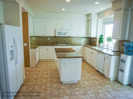 14233-wrangell-ln-santa-clarita-ca-91387