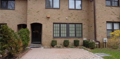 11 Jackson Avenue Unit #8, Scarsdale