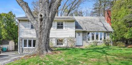 3409 Lewis Rd, Newtown Square