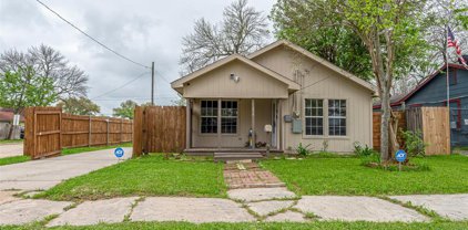 234 E 1st Street, Deer Park