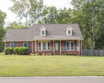 562 Highpoint Dr, Smyrna