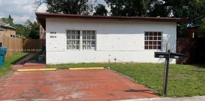 1747 Nw 40th St, Miami