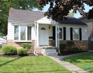 232 Troup, Bowling Green image