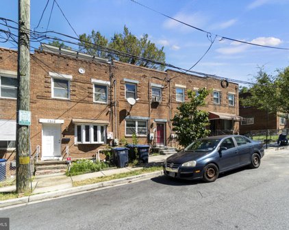 1316 Dexter Ter Se, Washington