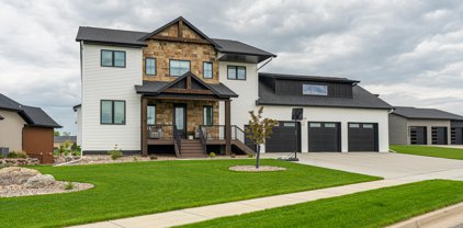 3606 Mayflower Circle, Bismarck