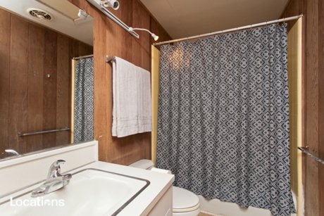 Kahaone Loop Bathroom 