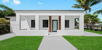 5901 Sw 63rd St, South Miami