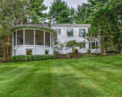 76 Kerry Lane, Chappaqua