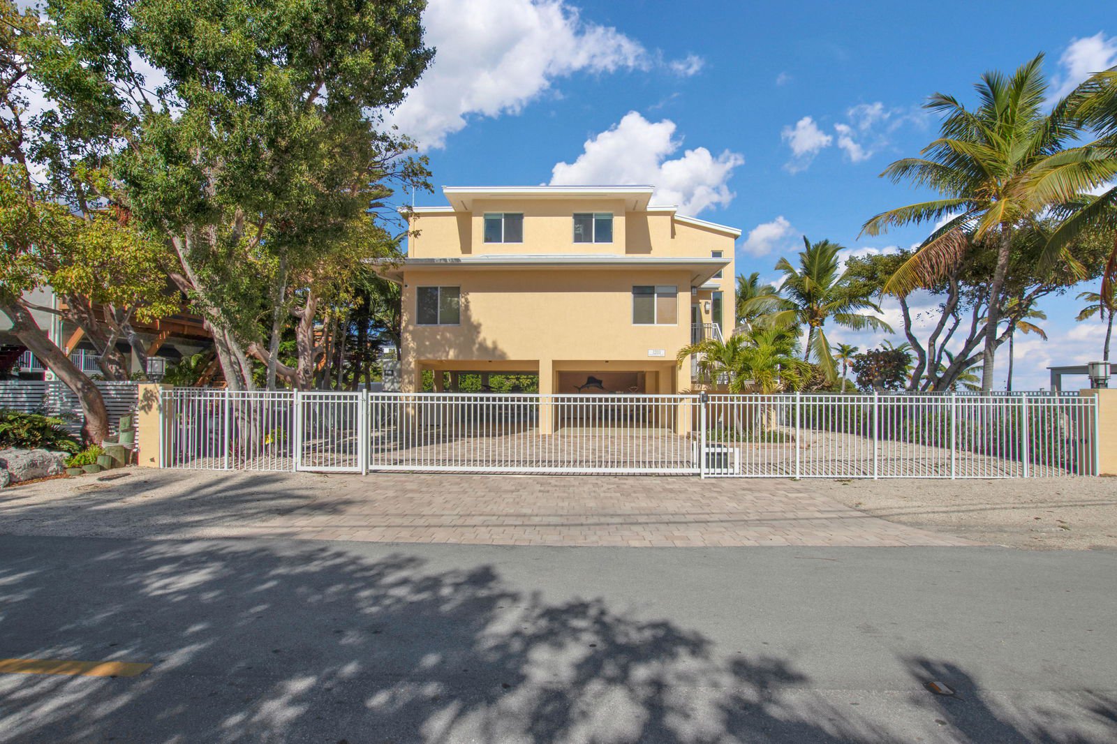 1203 Mockingbird Road, Key Largo, 33037