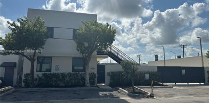 4733 E 10th Ln, Hialeah