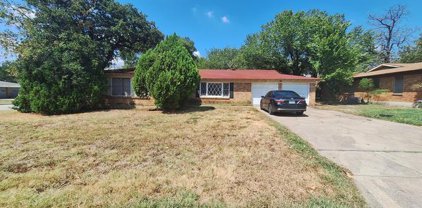 2112 Downey  Drive, Fort Worth