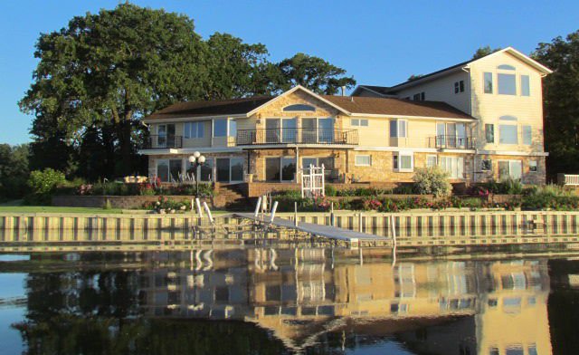 281 Shores Road Lake Metigoshe 58318