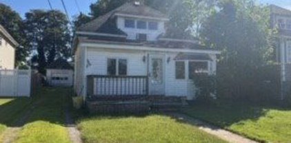 15 E Hamilton Avenue, Massapequa