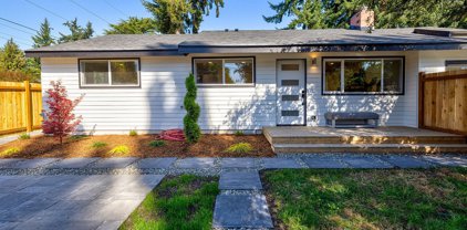 13002 Sunnyside Avenue N, Seattle