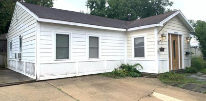 3907 Elmwood Dr, Alexandria
