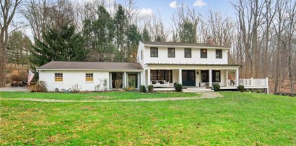 8 Maclean Drive, Pound Ridge