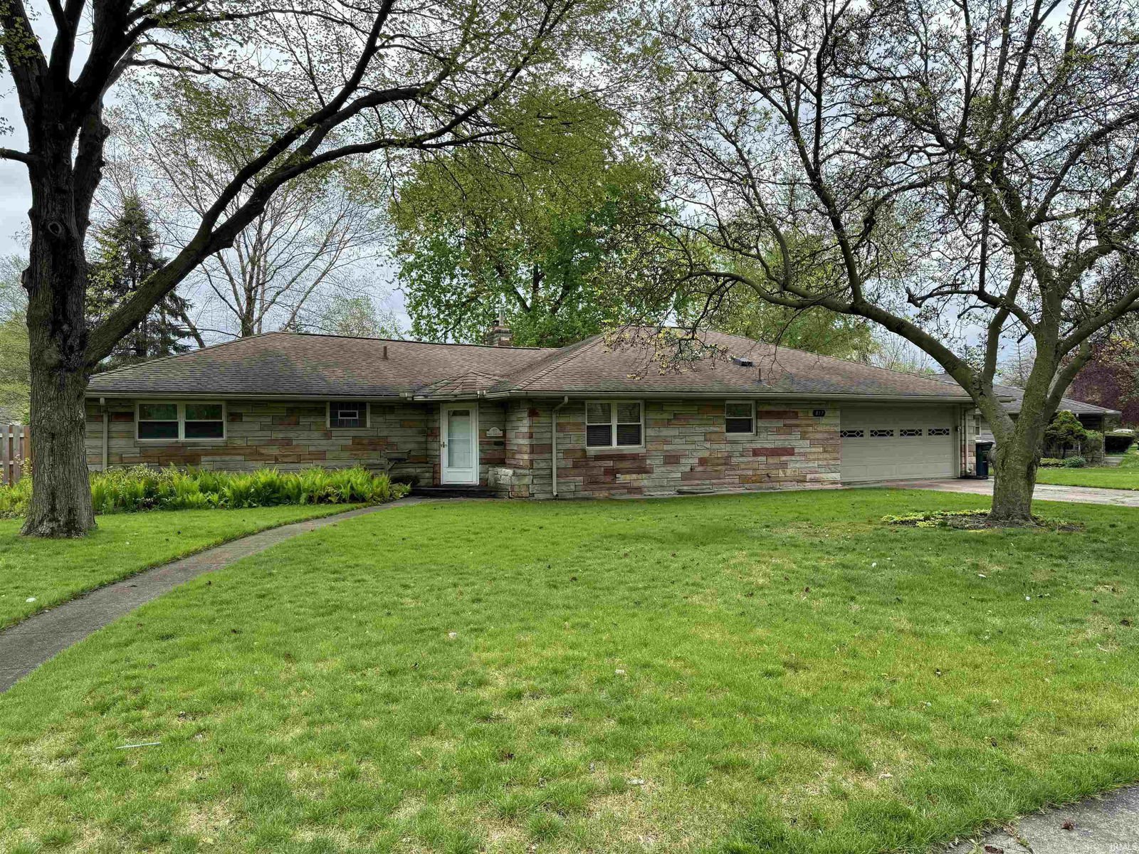 817 W North Shore Drive, South Bend, 46617