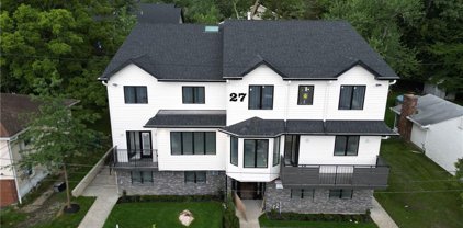 27 Paiken Drive Unit #211, Spring Valley