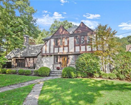 3 Locust Lane, Bronxville