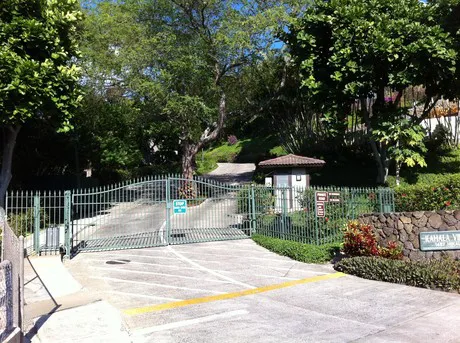 Kahala View Estates Gated Entry