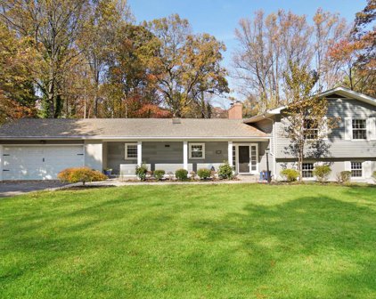 318 Saint Ives Dr, Severna Park
