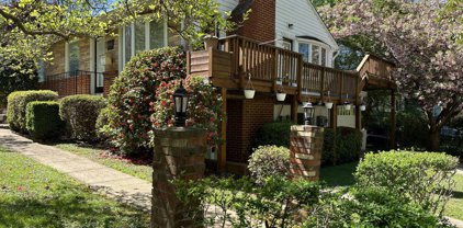 5881 9th Rd N, Arlington
