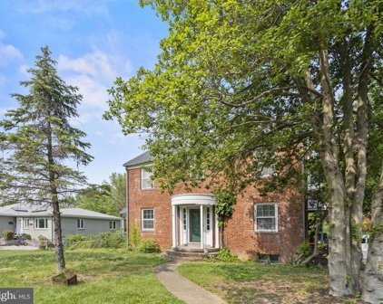 3215 N George Mason Dr, Arlington