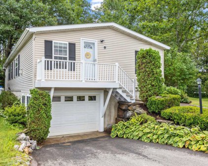 27 Magnolia Lane, Belmont