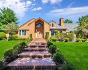 50 Crest Road, Manhasset Hills image