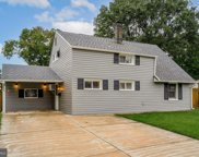 5 Indian Red Rd, Levittown image