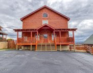 1083 Towering Oaks Drive, Sevierville image