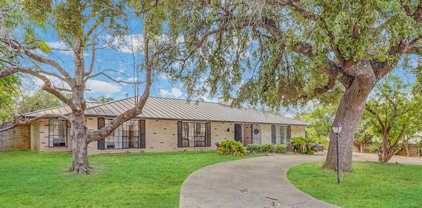 605 Squires Row, San Antonio