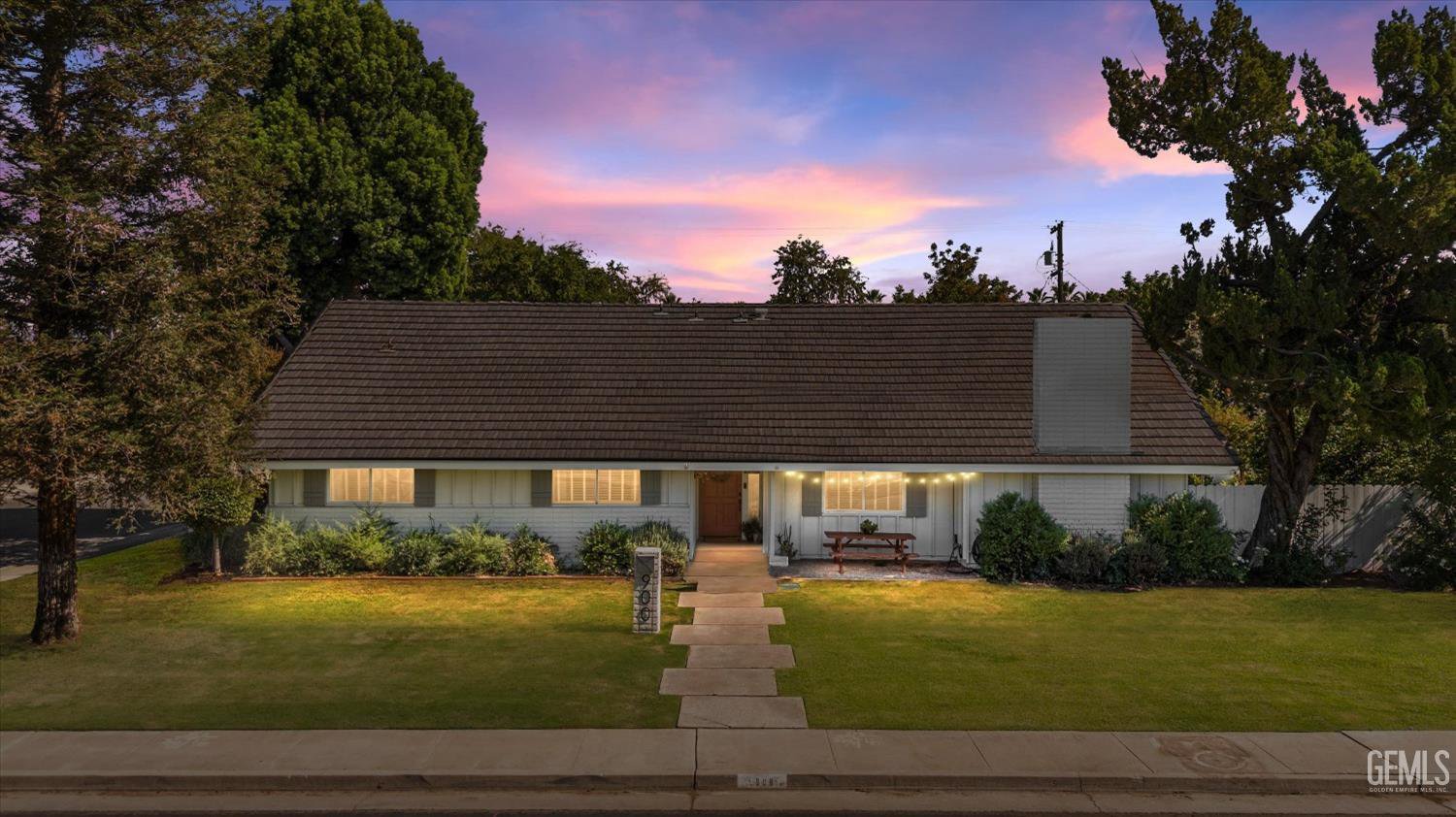 MLS 202310372, 900 Jamaica, Bakersfield, CA, 5 Beds, 3 Baths, Zip Code