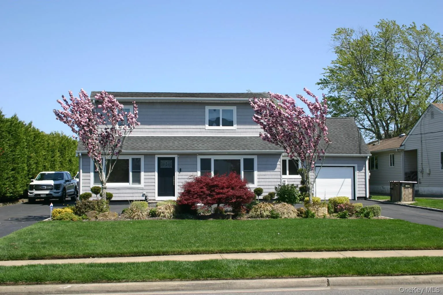 Residential home at 121 Ocean Avenue, Massapequa