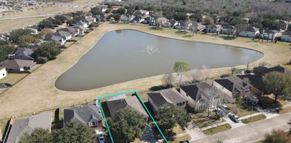 22814 W Waterlake Drive, Richmond